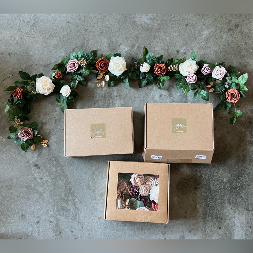 Ling’s Moment Terracotta Floral Runners (x2) and Artificial Terracotta Box Set